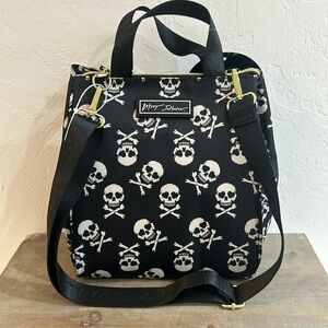 NWT Betsey Johnson Skull Skeleton Black Insulated Lunch Bag Removable Strap